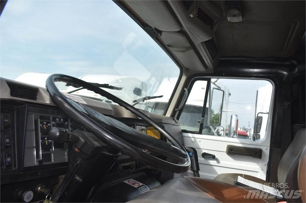 International S2600 自卸式货车
