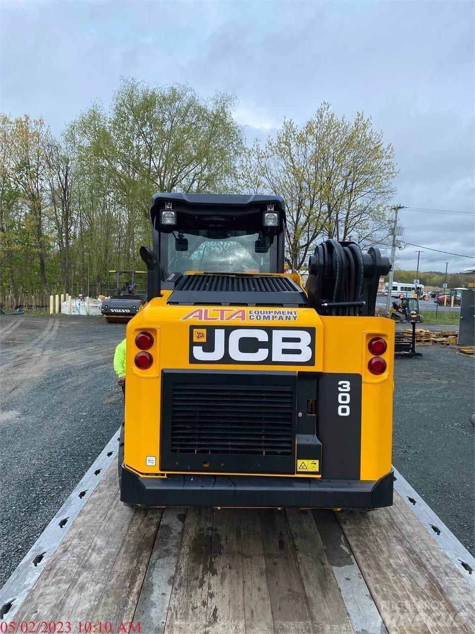 JCB 300 滑移装载机