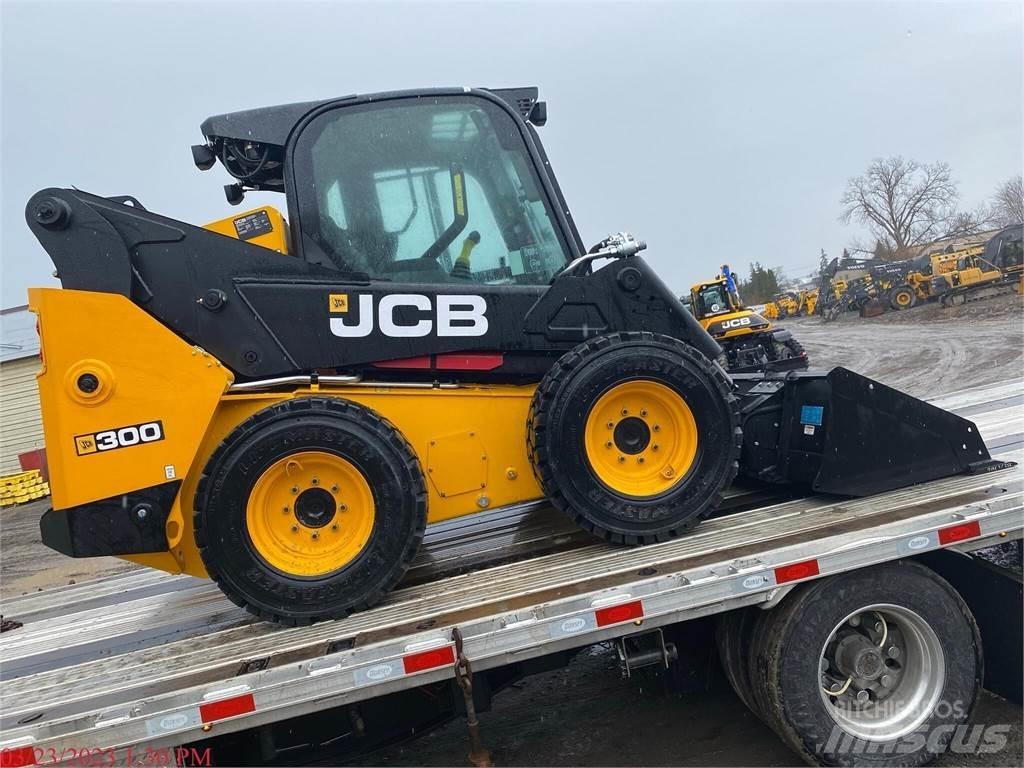 JCB 300 滑移装载机