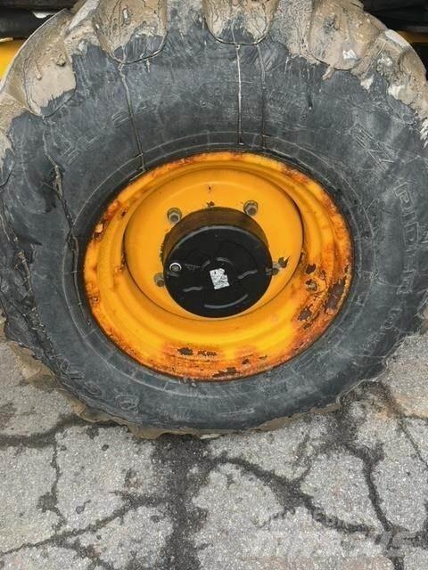JCB 3CX 反铲装载机