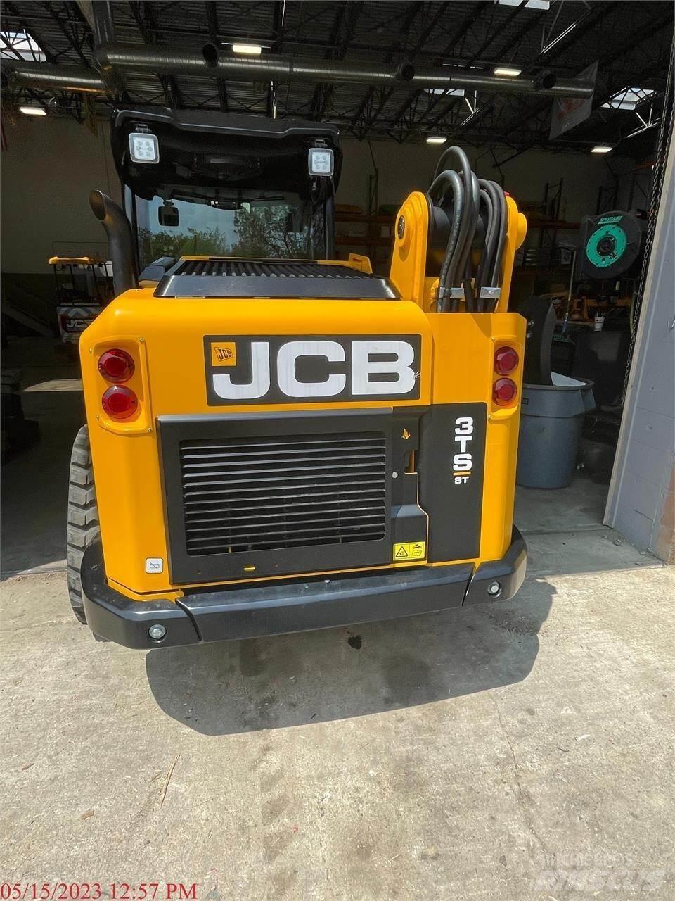 JCB 3TS-8T 滑移装载机