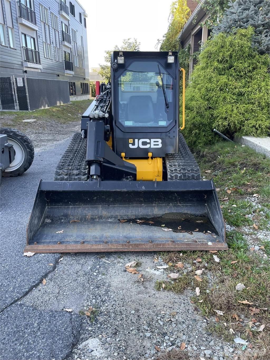 JCB 3TS-8T 滑移装载机