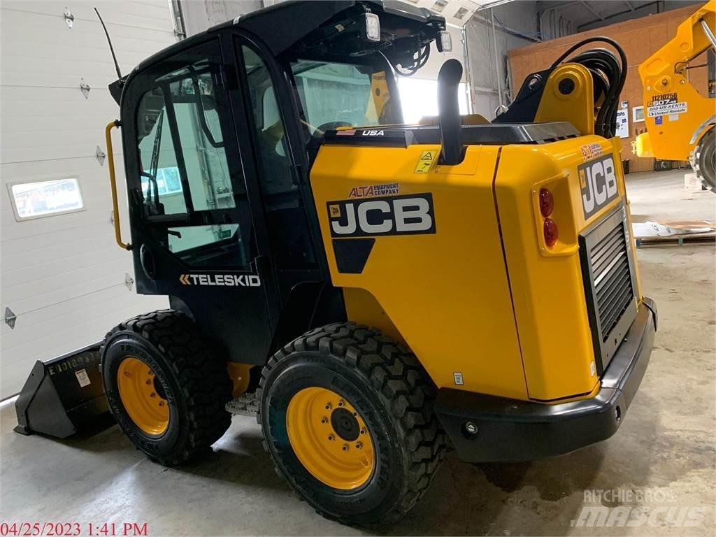 JCB 3TS-8W 滑移装载机