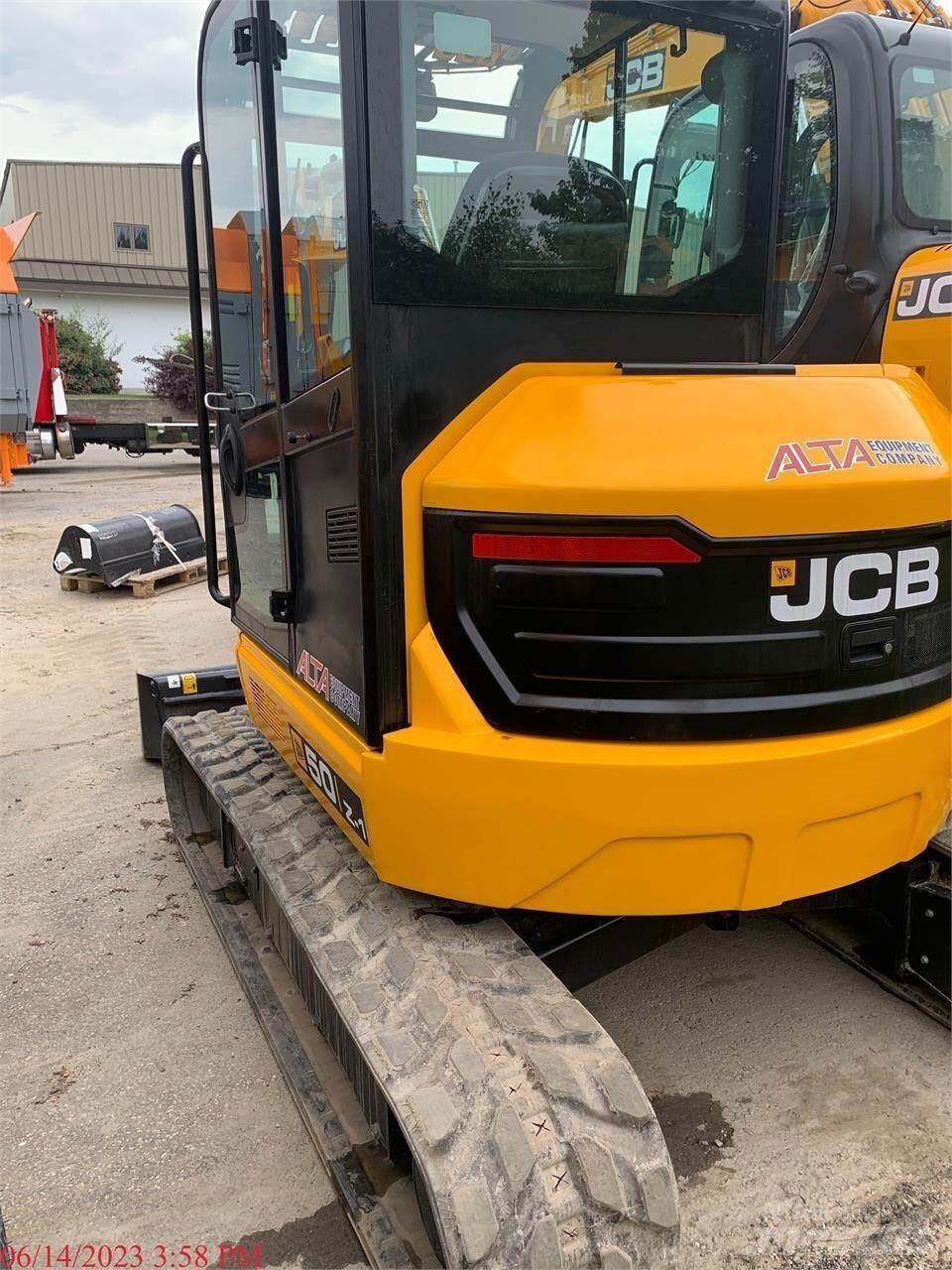 JCB 50Z-1 小型挖掘机