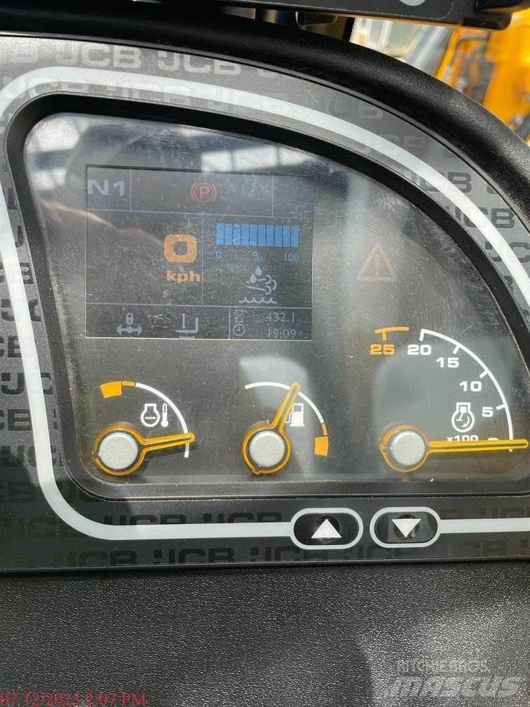 JCB 512-56 伸缩臂叉装车|叉装车