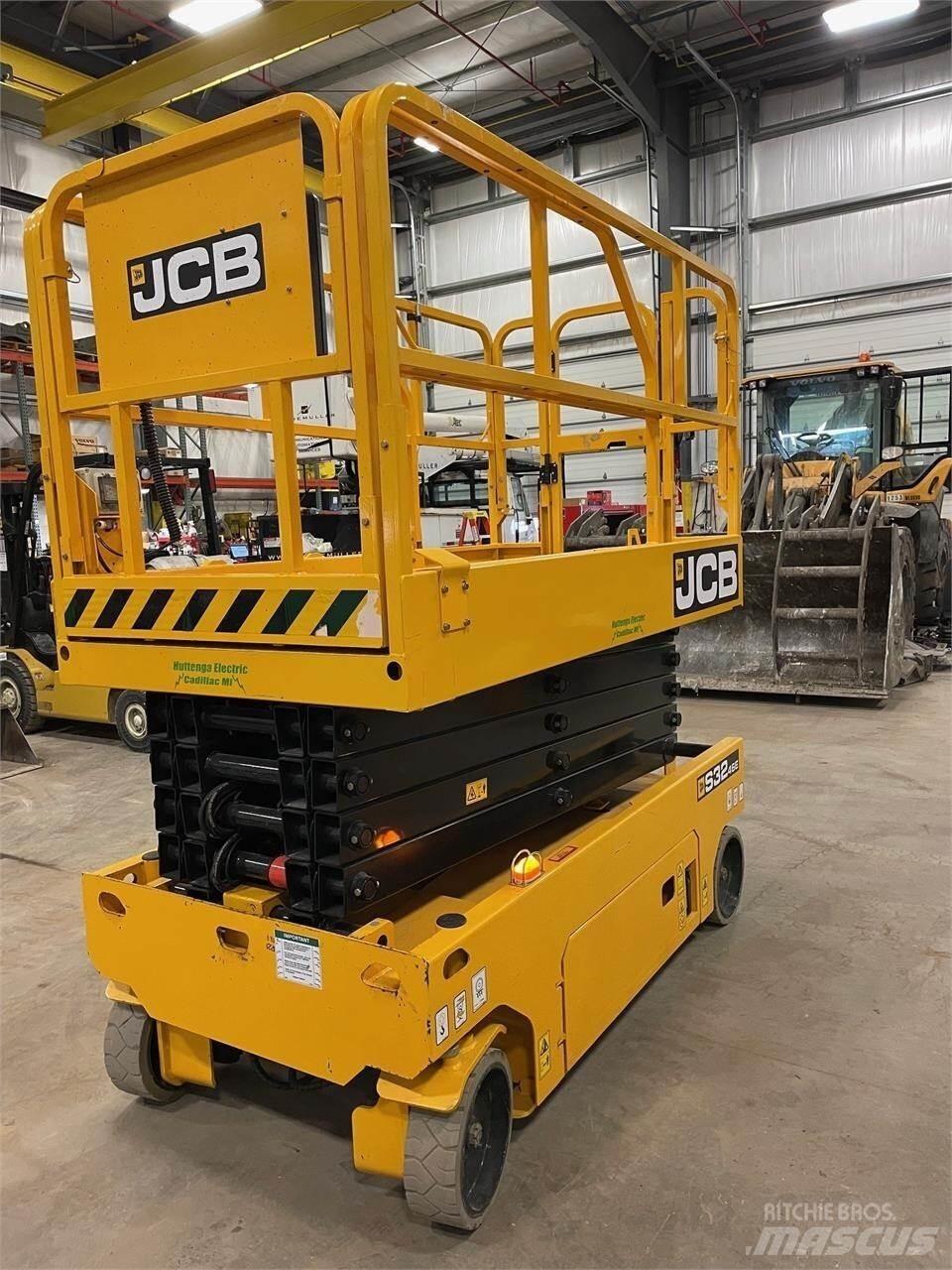 JCB S3246E 剪叉式升降机