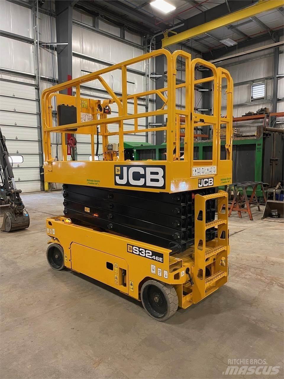 JCB S3246E 剪叉式升降机