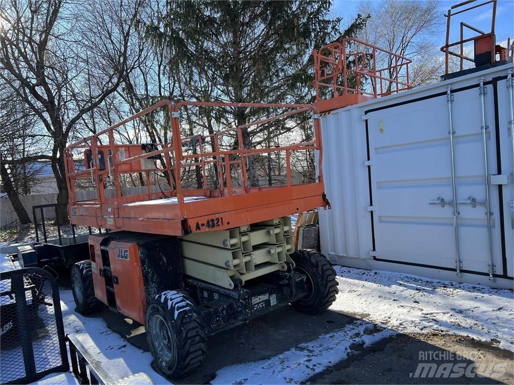 JLG 330LRT 剪叉式升降机