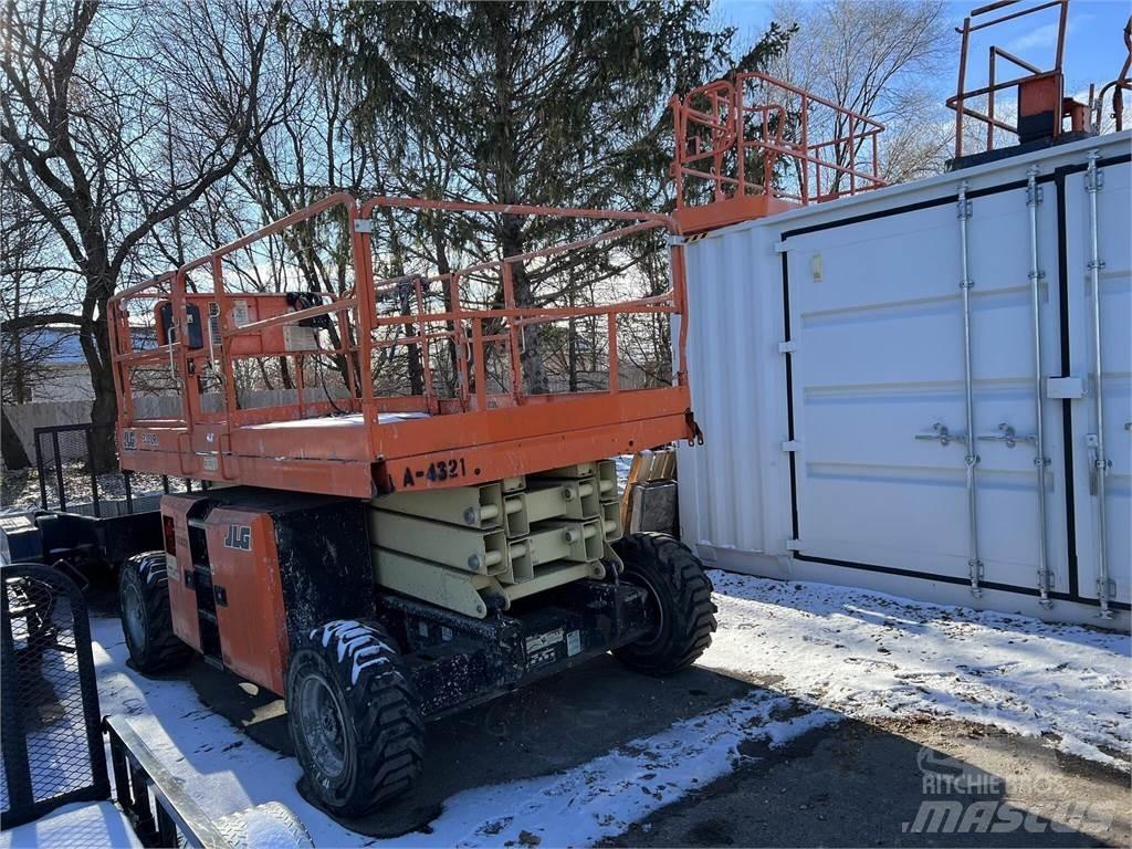 JLG 330LRT 剪叉式升降机