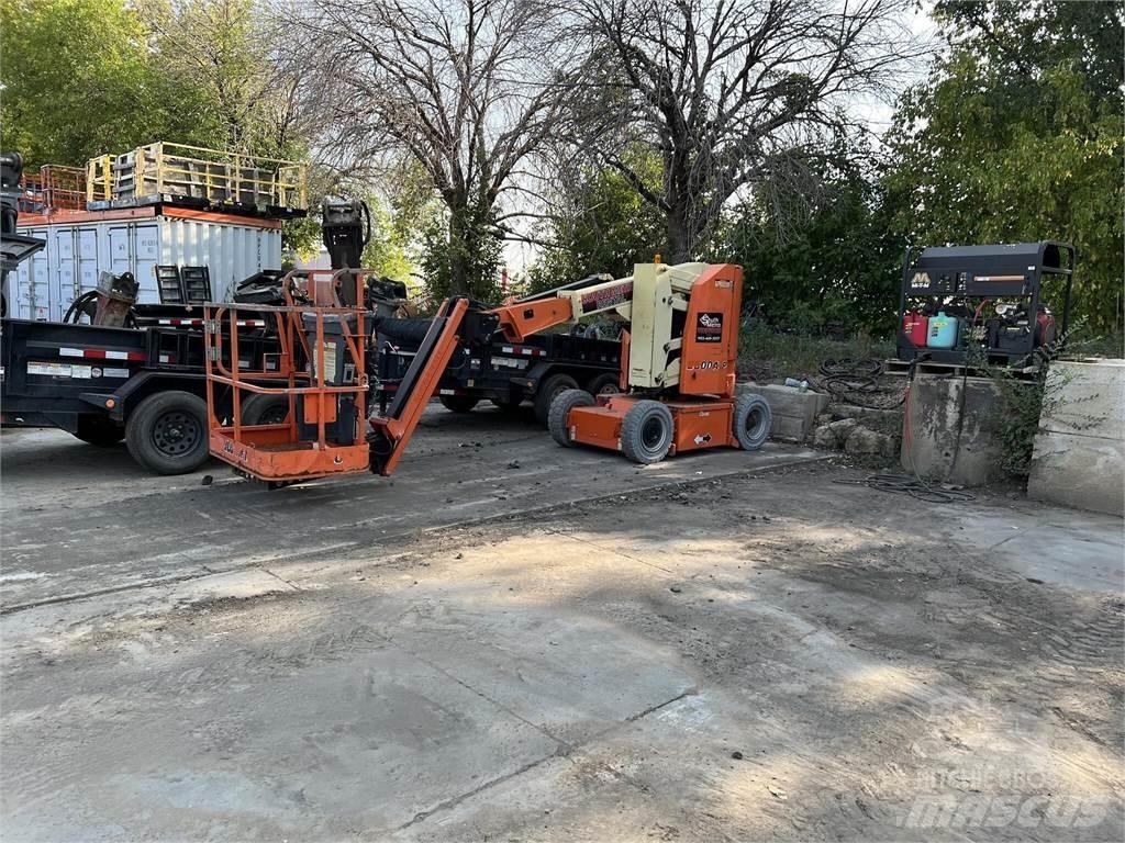 JLG E300AJP 曲臂高空工作平台