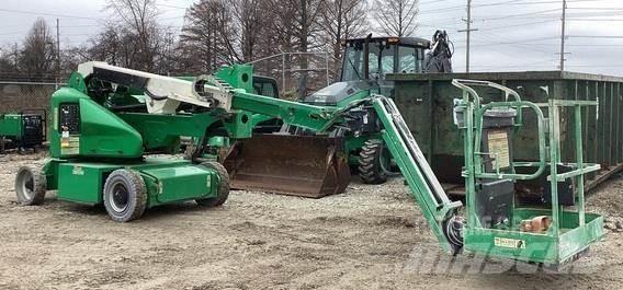 JLG E400AJPN 曲臂高空工作平台
