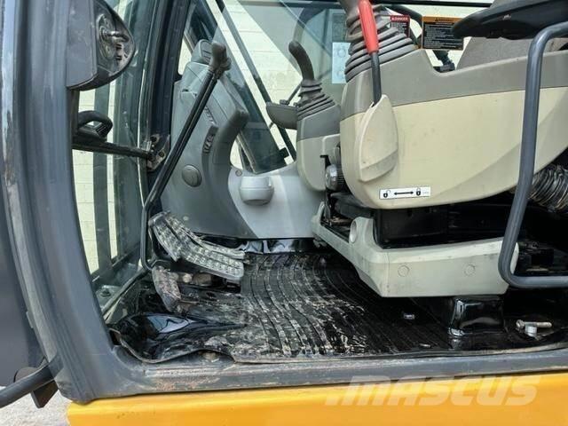 John Deere 210G LC 履带挖掘机
