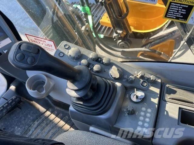 John Deere 210G LC 履带挖掘机