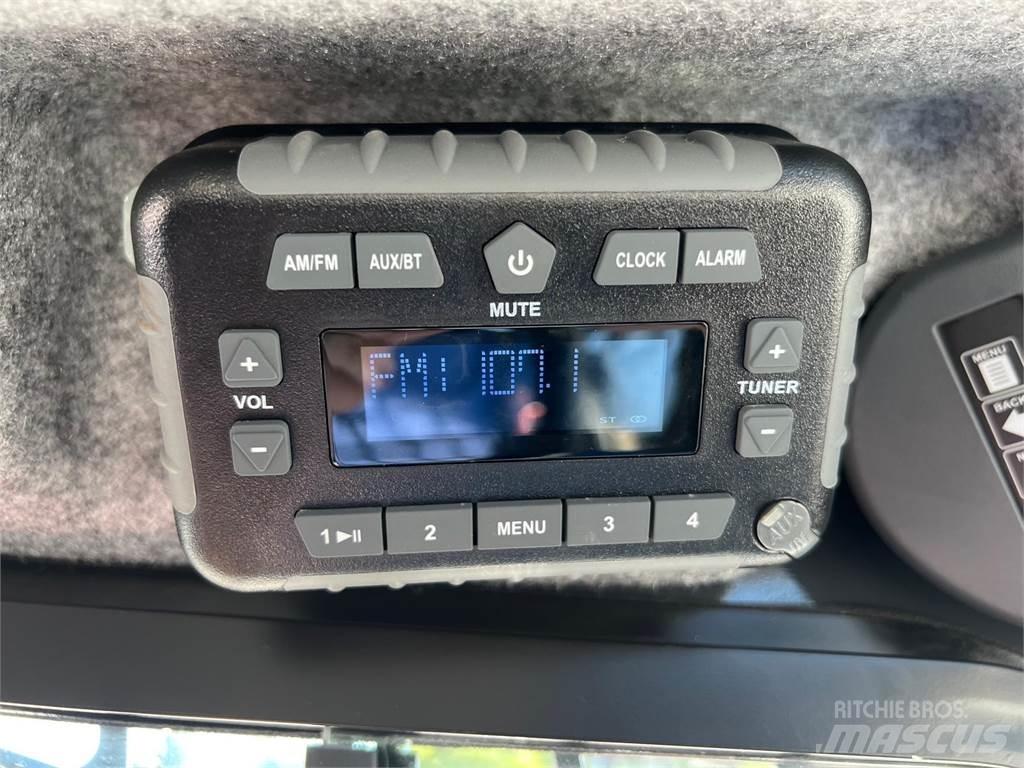 John Deere 333G 滑移装载机