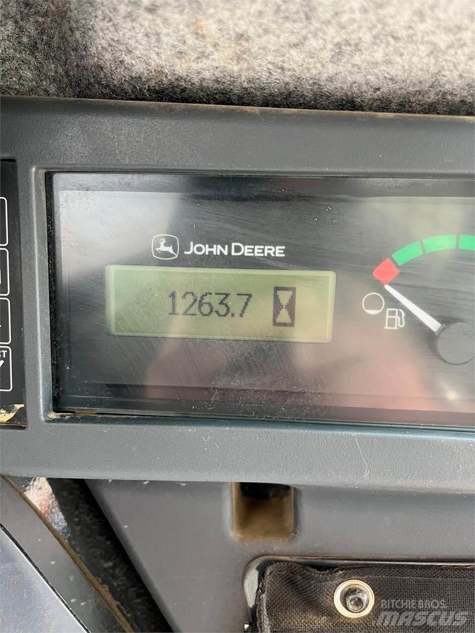 John Deere 333G 滑移装载机