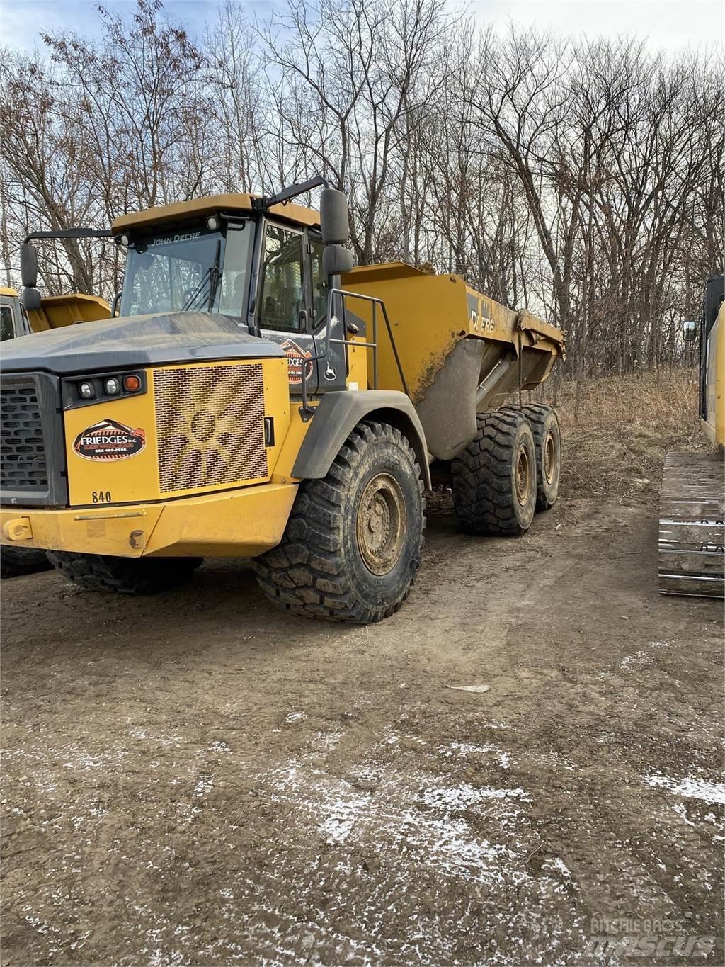John Deere 410E 铰接式自卸车