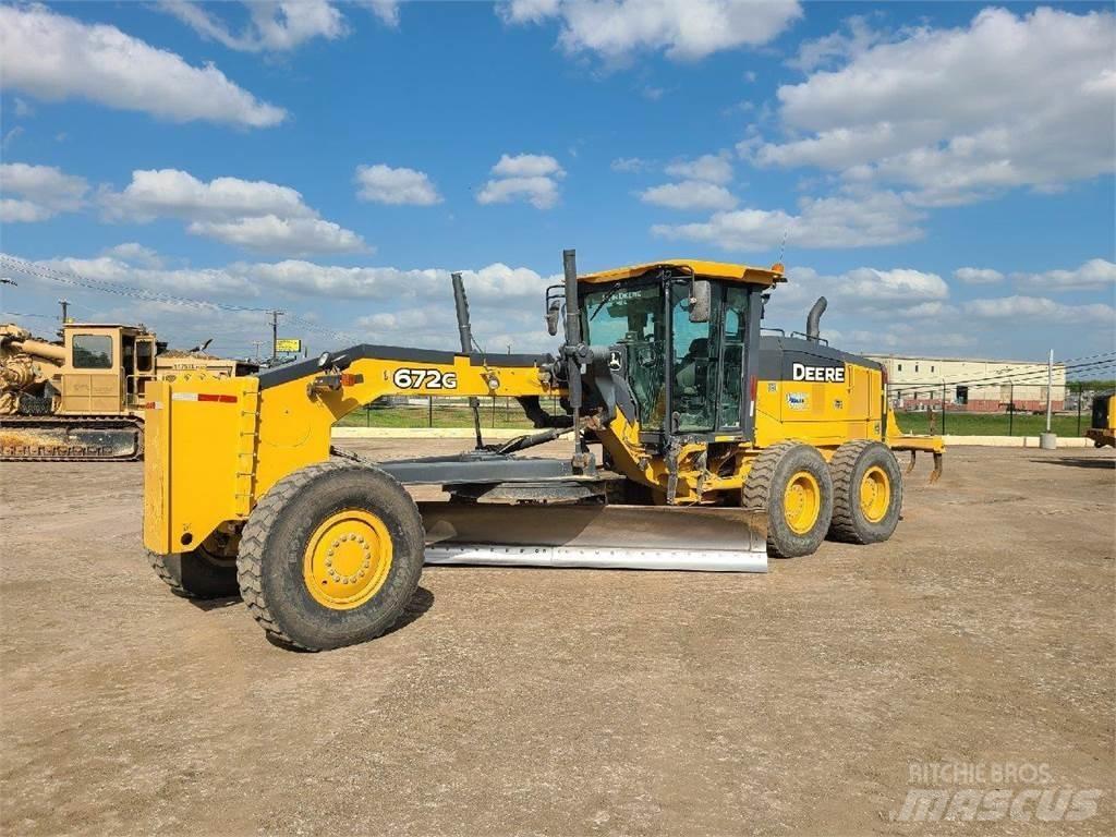 John Deere 672G 平地机/推土机