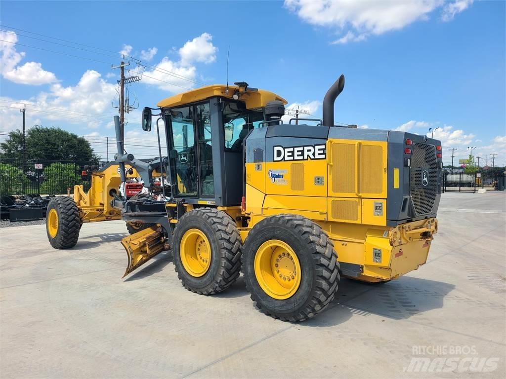 John Deere 672G 平地机/推土机