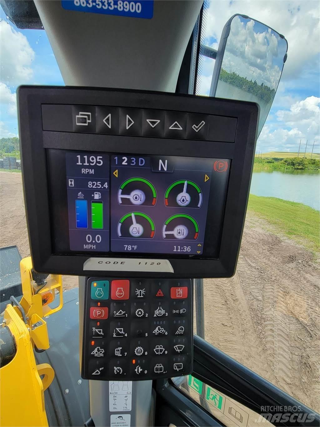 John Deere 744L 轮式装载机