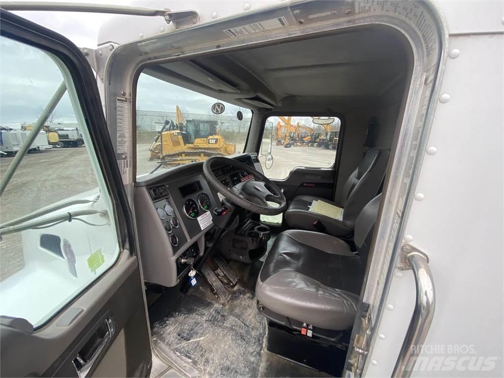Kenworth T300 水罐车