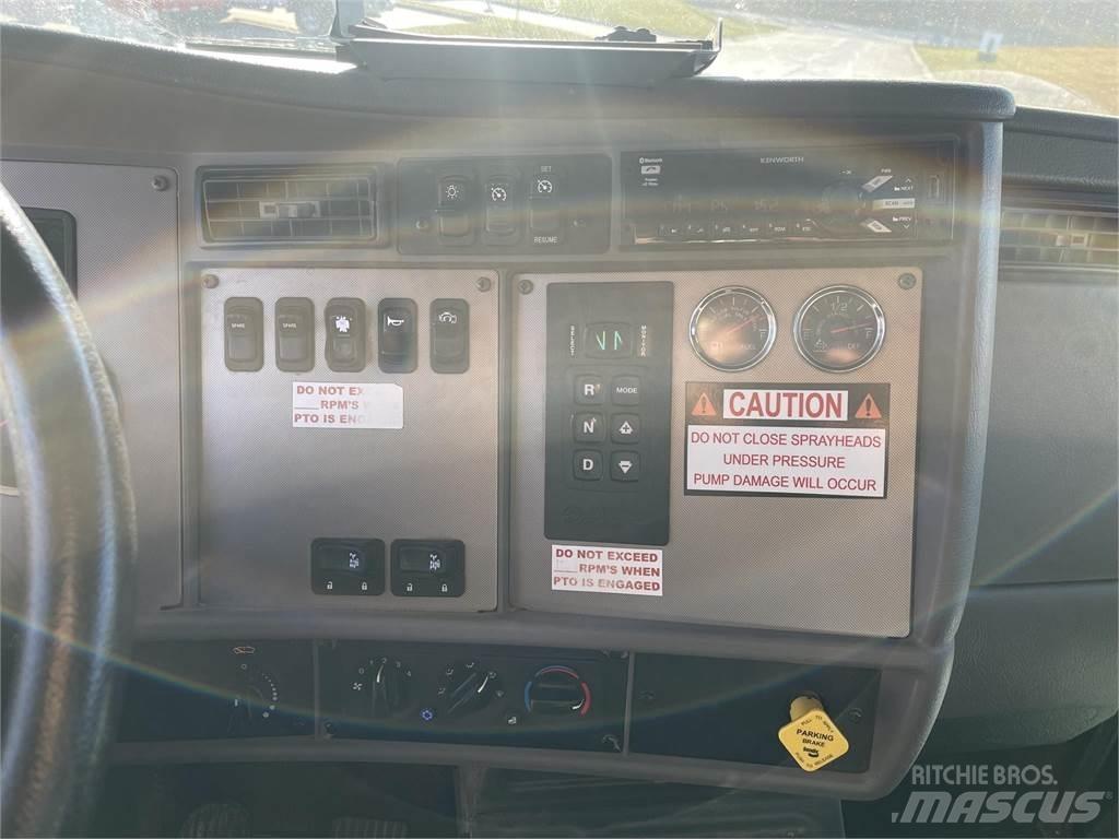Kenworth T370 水罐车