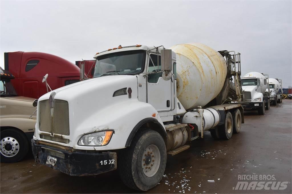 Kenworth T440 混凝土搅拌车