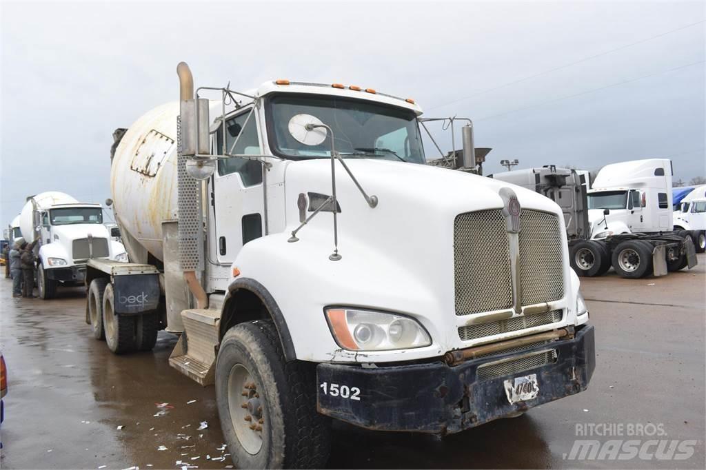 Kenworth T440 混凝土搅拌车