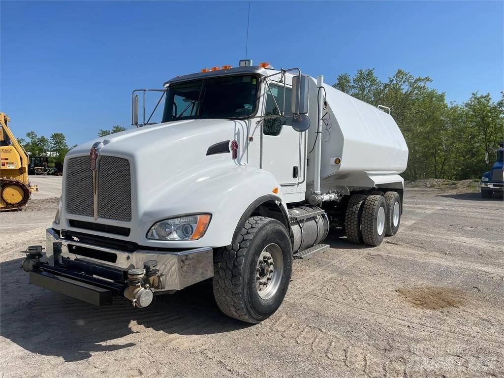 Kenworth T440 水罐车