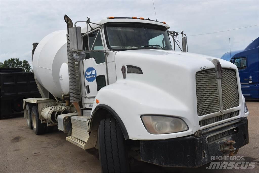 Kenworth T440 混凝土搅拌车