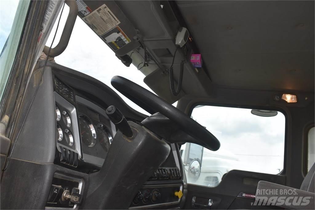 Kenworth T440 混凝土搅拌车