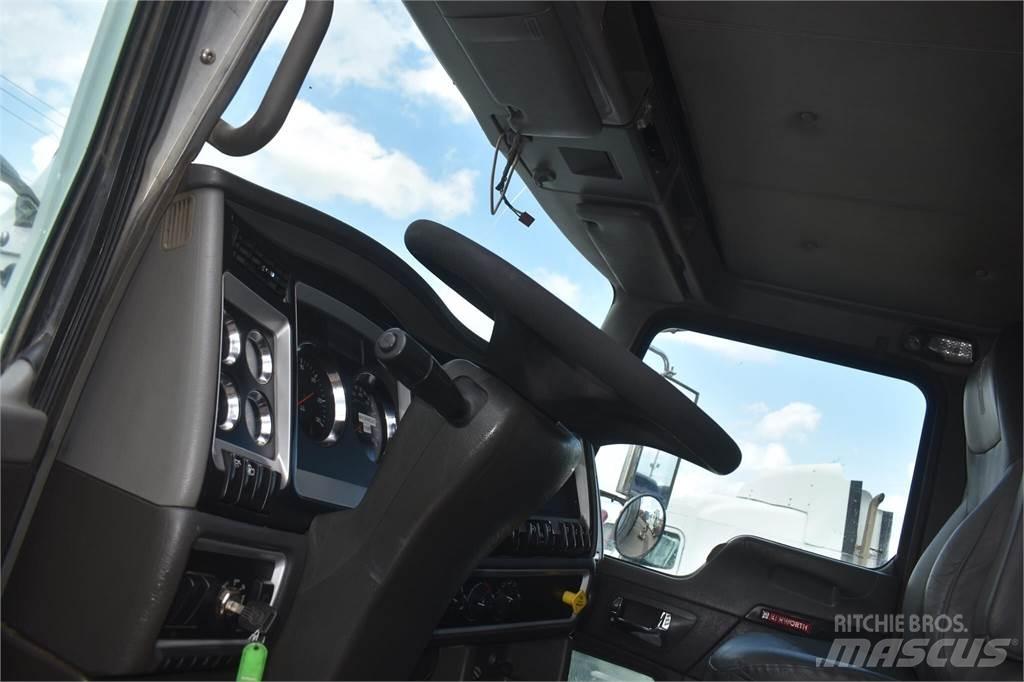 Kenworth T440 自卸式货车