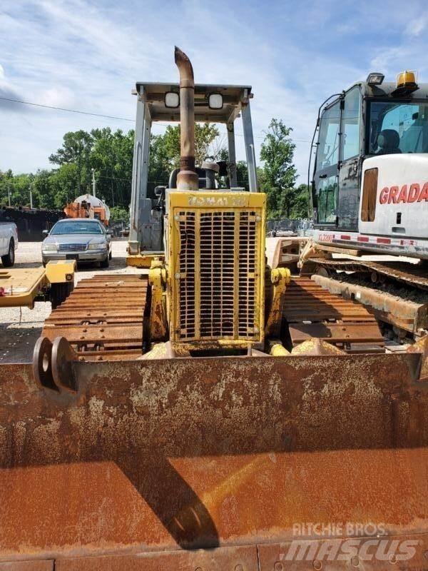 Komatsu D38P-1 LGP 履带式推土机