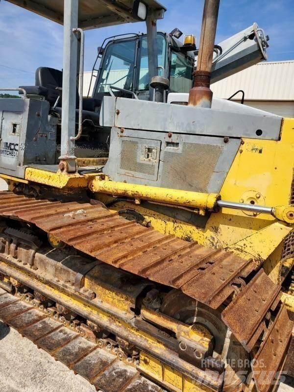 Komatsu D38P-1 LGP 履带式推土机