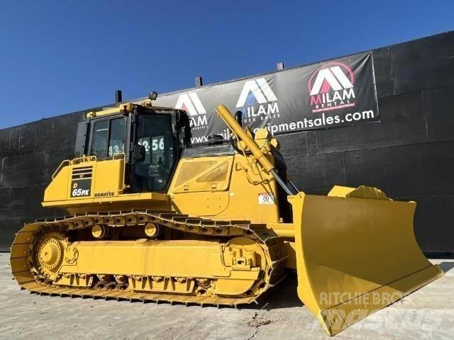 Komatsu D65PX-18 履带式推土机