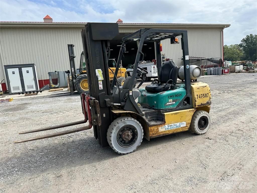 Komatsu FG25T-14 其他叉车