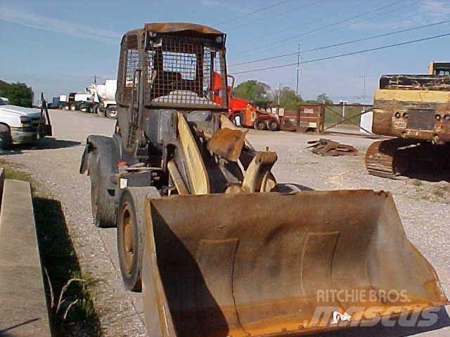 Komatsu WA100 轮式装载机
