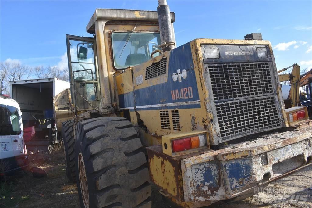 Komatsu WA420 轮式装载机