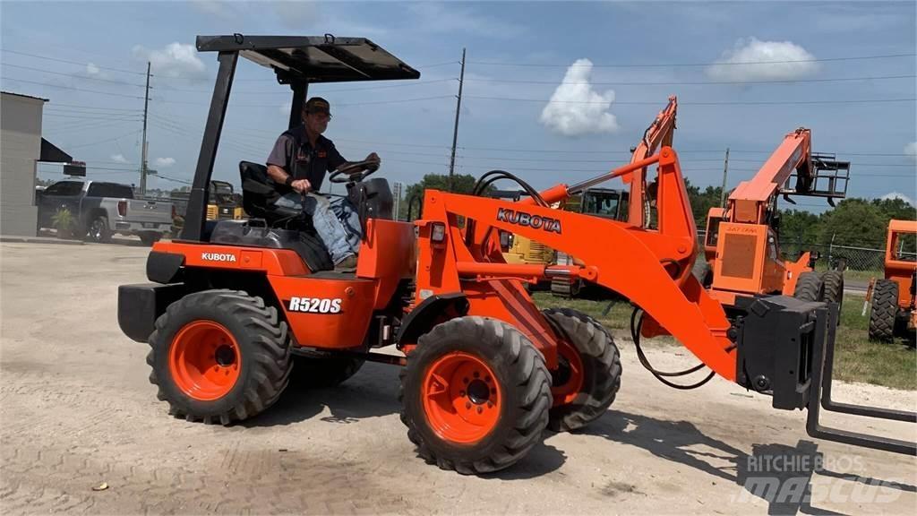 Kubota R520 轮式装载机