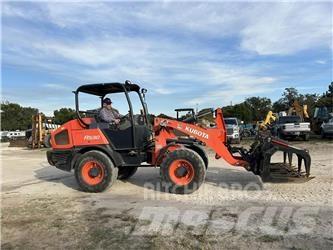 Kubota R530 轮式装载机