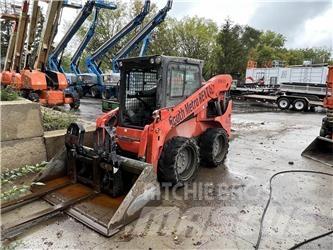Kubota SSV75 滑移装载机