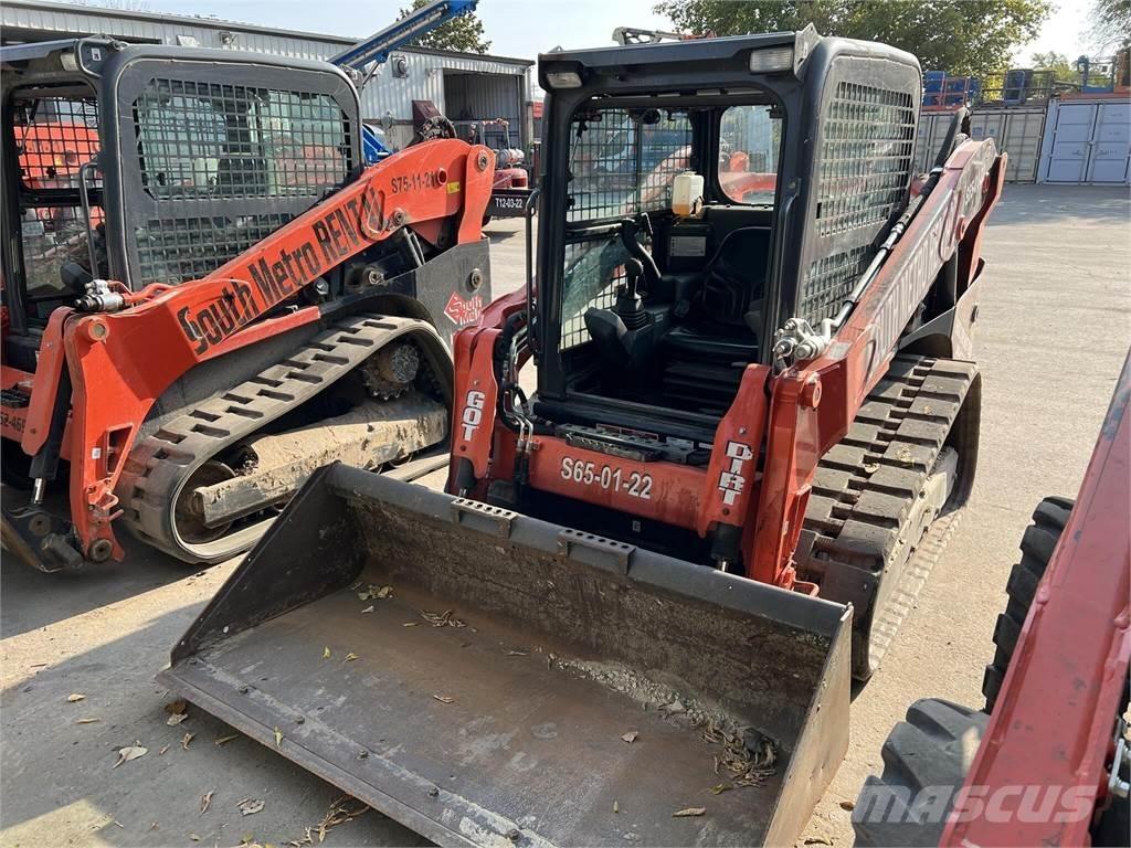 Kubota SVL65-2 滑移装载机