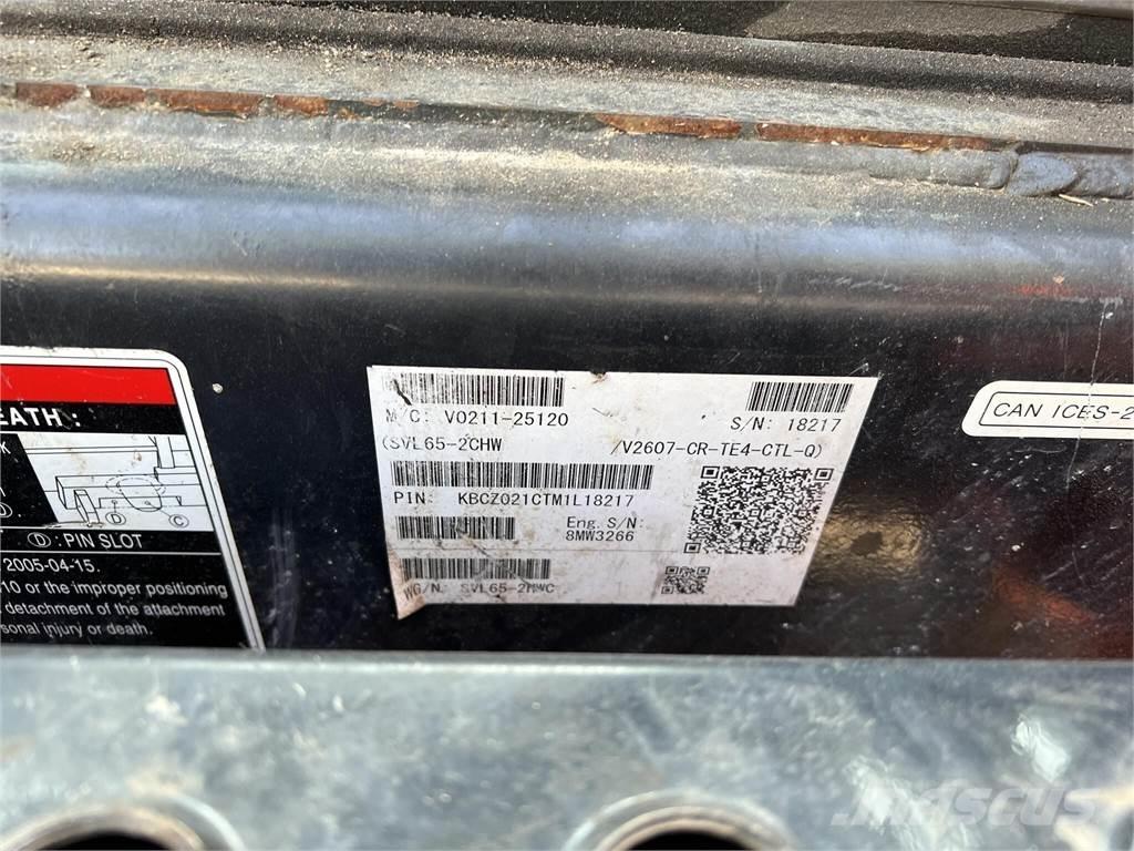Kubota SVL65-2 滑移装载机