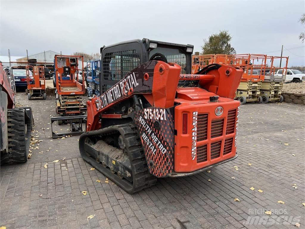 Kubota SVL75-2 滑移装载机