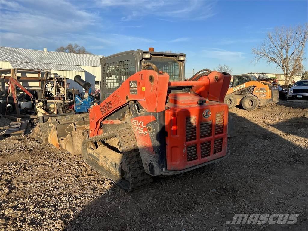 Kubota SVL75-2 滑移装载机