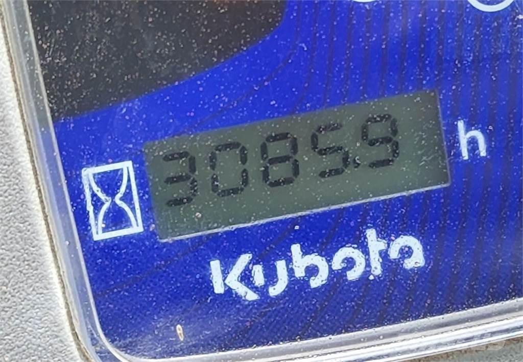 Kubota SVL90-2 滑移装载机