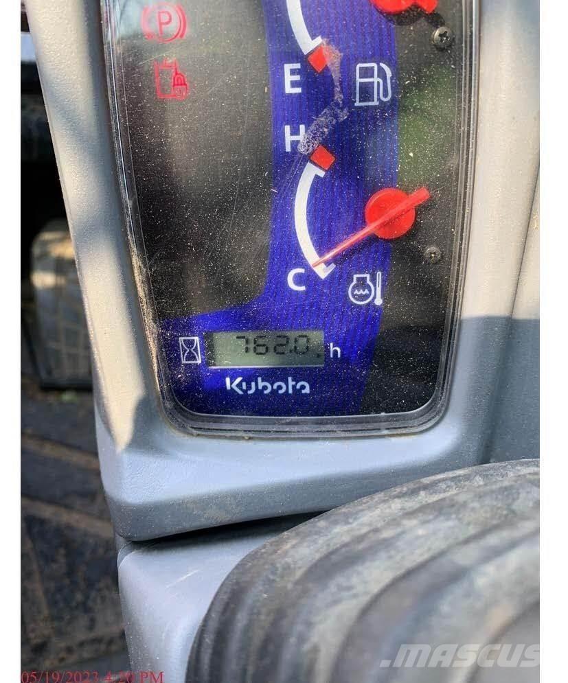 Kubota SVL97-2 滑移装载机