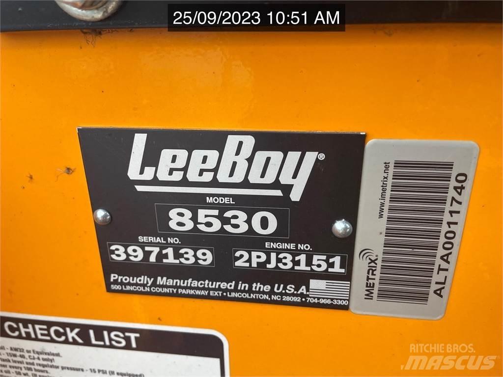 LeeBoy 8530 沥青摊铺机