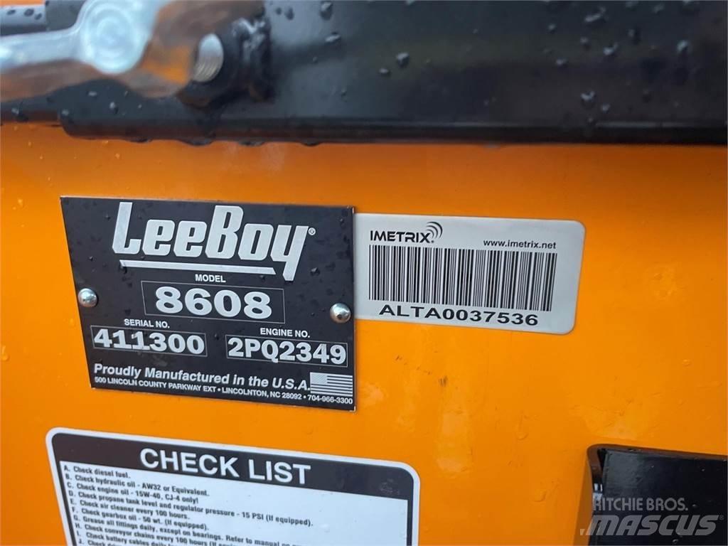 LeeBoy 8608 沥青摊铺机