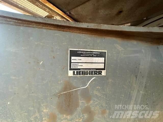 Liebherr LH30C 工业挖掘机