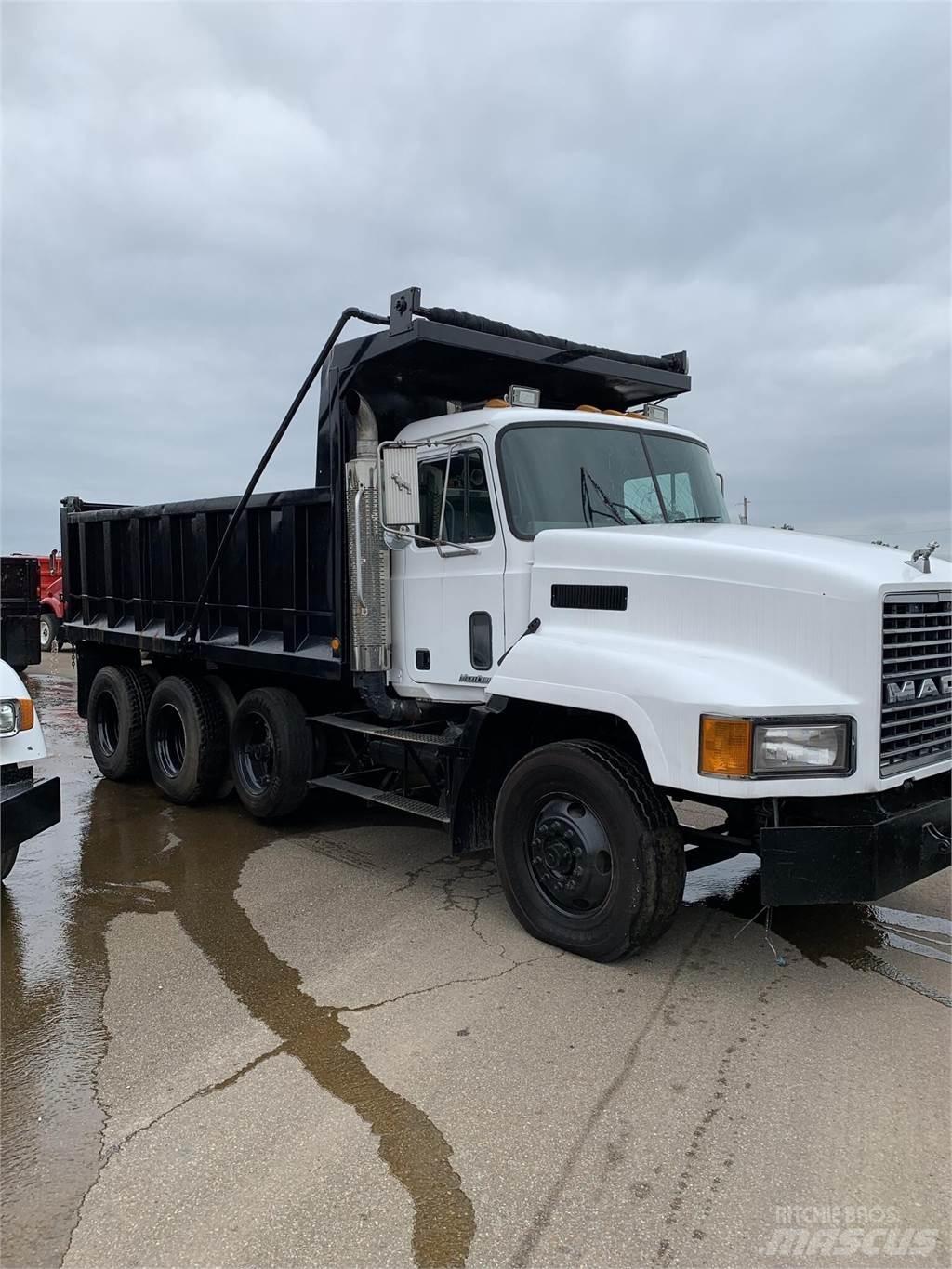Mack CH613 自卸式货车